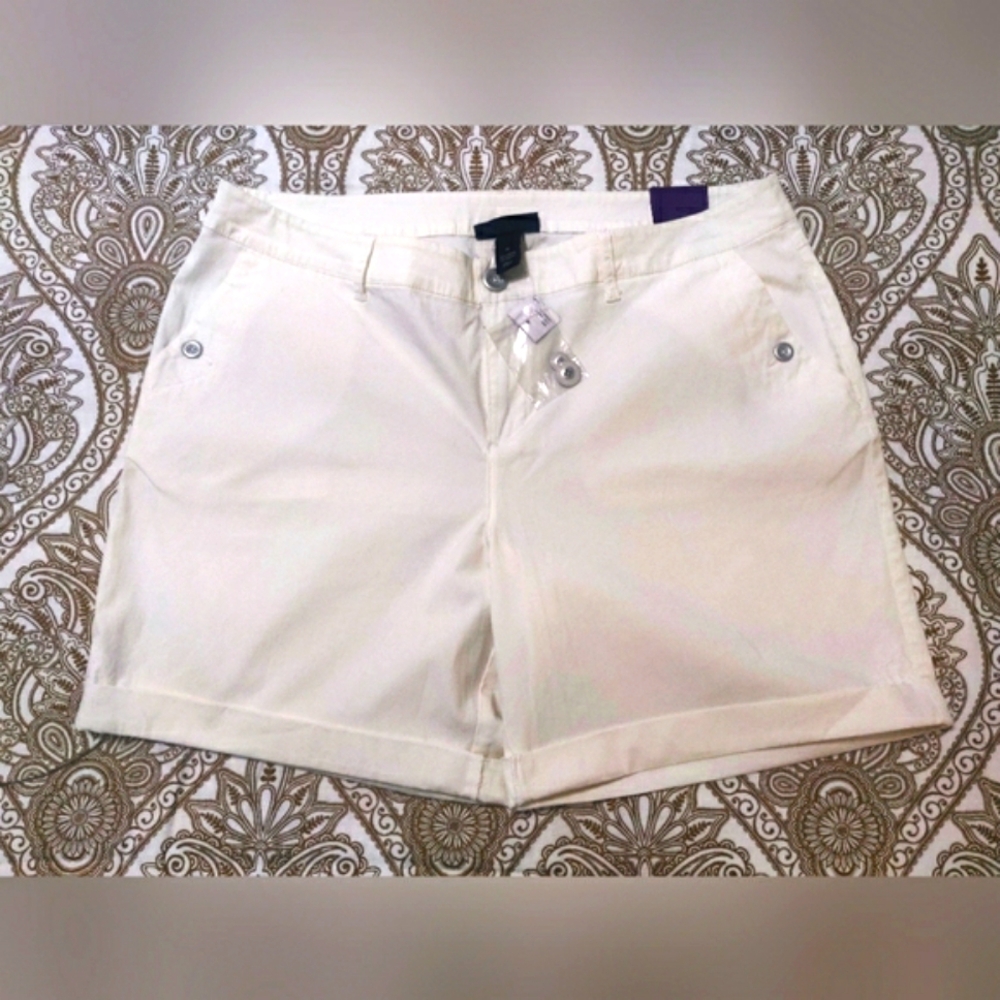 Women's Cream Shorts